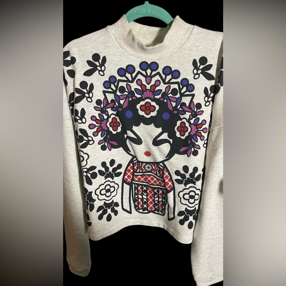 RARE Vivienne Tam "Opera Girl" Mock Neck Sweatshirt ✨Grey Heather, Med, EUC - Picture 7 of 9